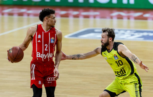 也让队友在 也让队友在